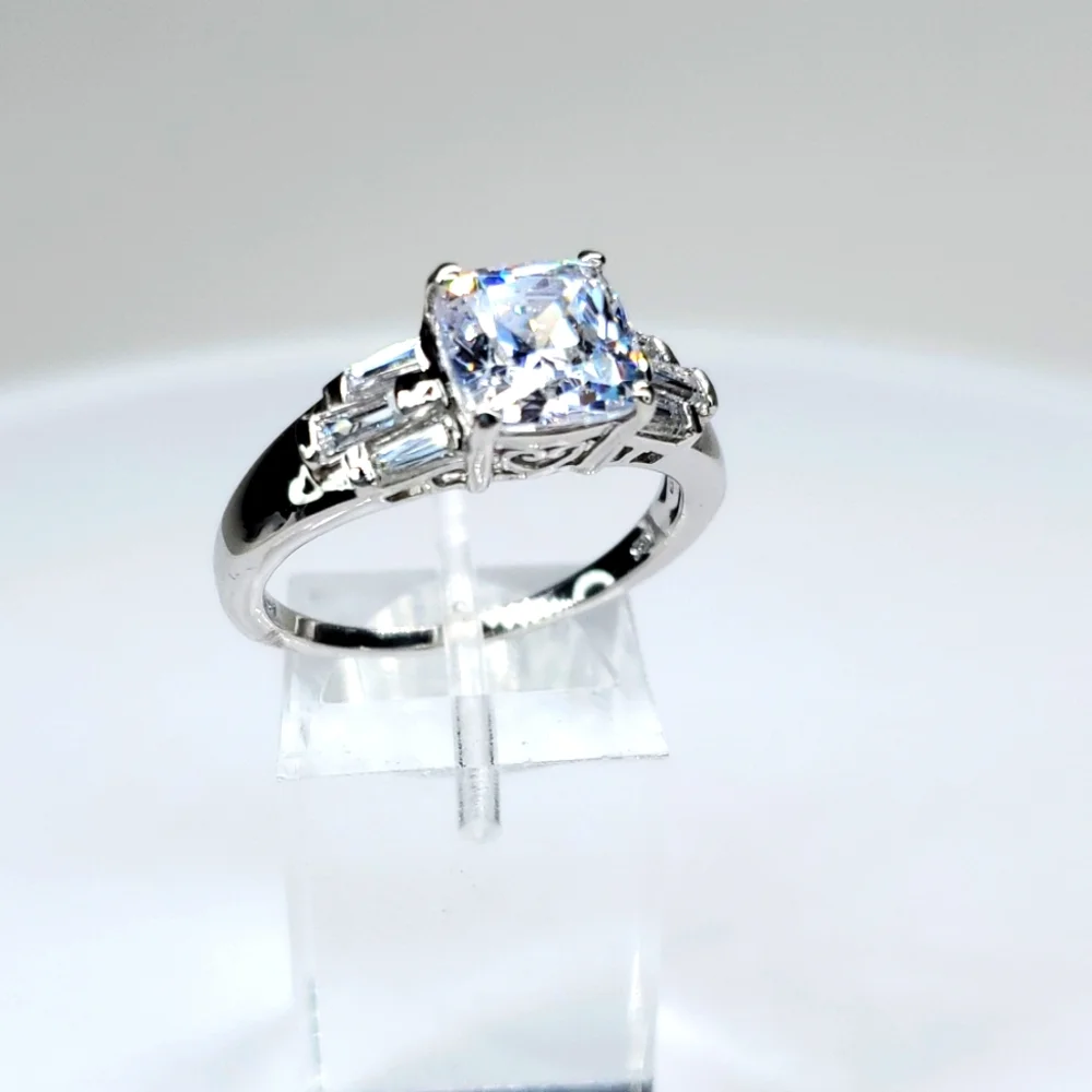 SWAROVSKI Zirconia Ring in Platinum over Sterling Silver 10 NWT